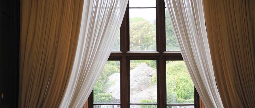 Downtown Portland, OR drape blinds cleaning